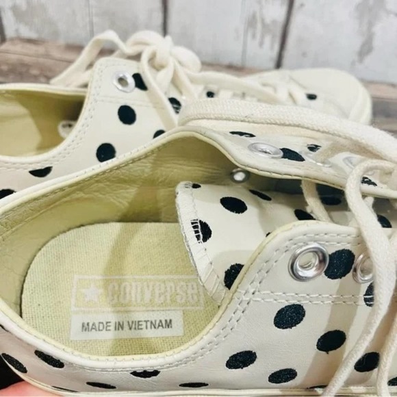 Converse Chuck Taylor All Stars - Leather Polka Dot Low Top Sneakers - Picture 9 of 9